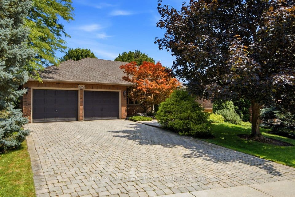1090 Crofton Way, Burlington, ON L7P 4W8 – main photo