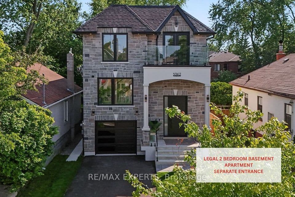 1062 Alexandra Avenue, Mississauga, ON L5E 1Z8 – photo 2