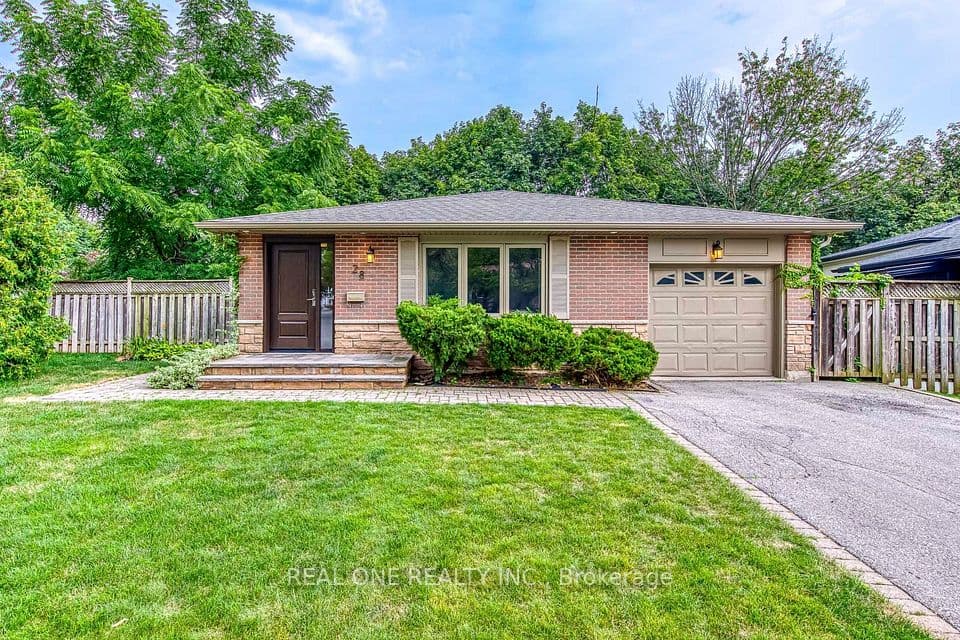 28 Osborne Crescent, Oakville, ON L6H 1G1 – photo 2
