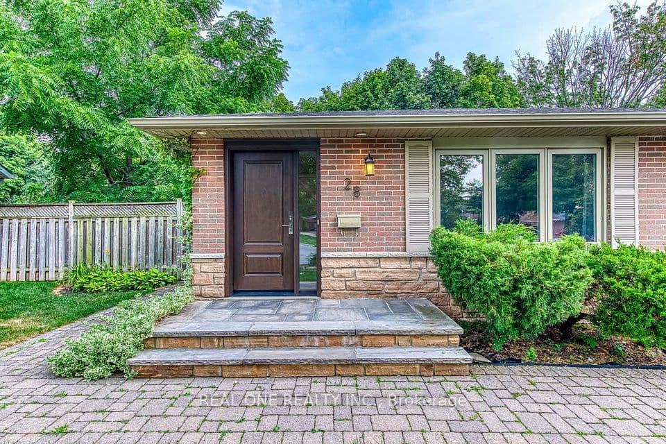 28 Osborne Crescent, Oakville, ON L6H 1G1 – photo 3