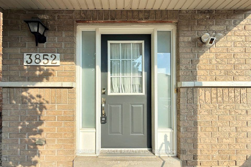 3852 Brinwood Gate, Mississauga, ON L5M 7H2 – photo 2