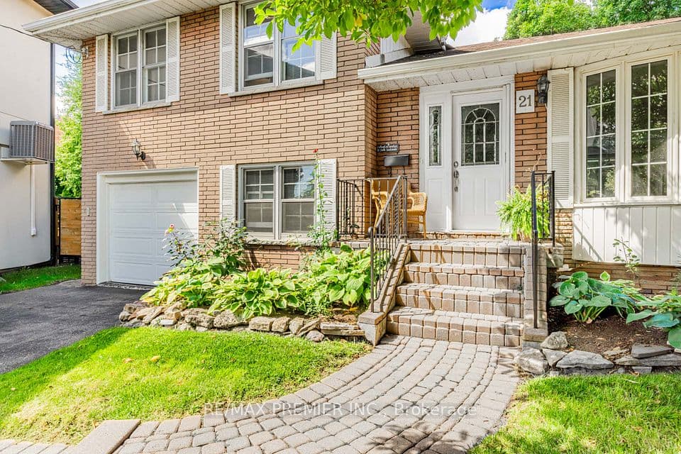 21 Halbadier Place, Toronto, ON M9B 2H4 – photo 3