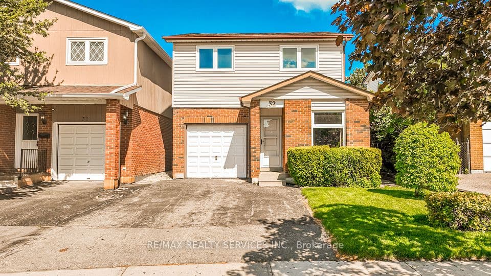 32 Winterfold Drive, Brampton, ON L6V 3T2 – main photo