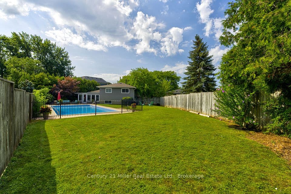 2225 Wyandotte Drive, Oakville, ON L6L 2T4 – main photo