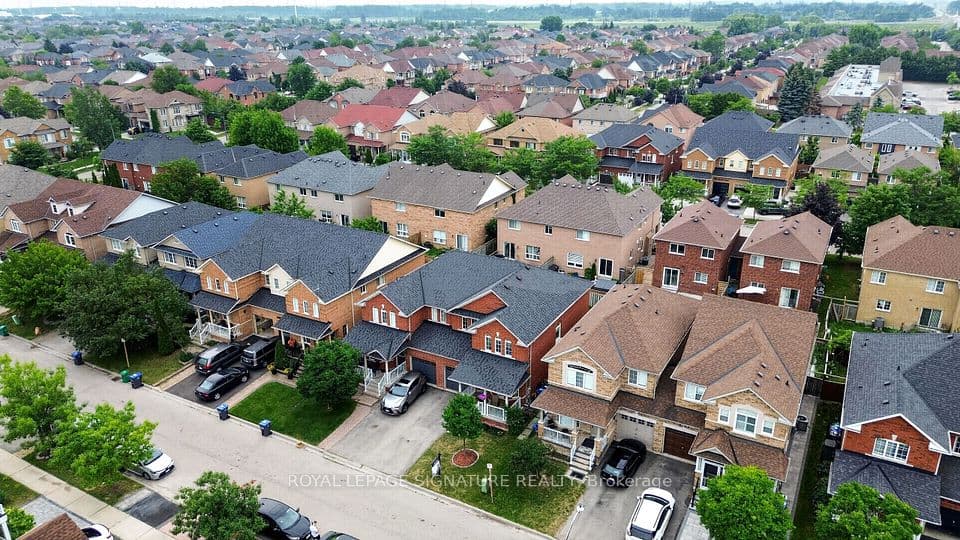 5910 Manzanillo Crescent, Mississauga, ON L5M 6Y6 – photo 3