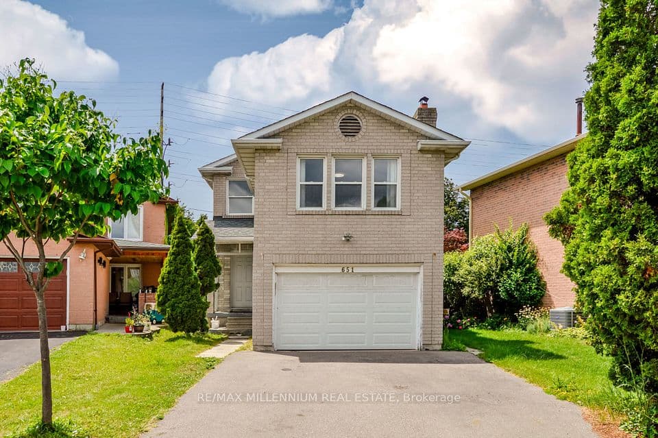 651 Shetani Place, Mississauga, ON L5B 2Z7 – main photo