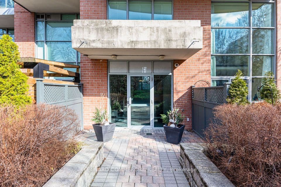 200 Manitoba Street 417, Toronto, ON M8Y 3Y9 – photo 3