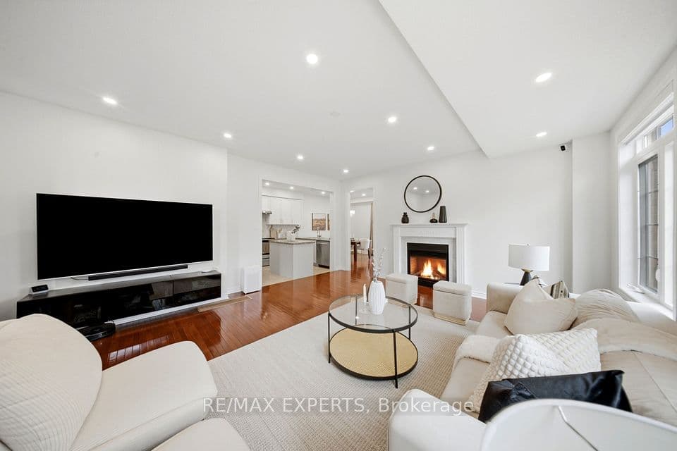 354 Hobbs Crescent, Milton, ON L9T 0J3 – main photo