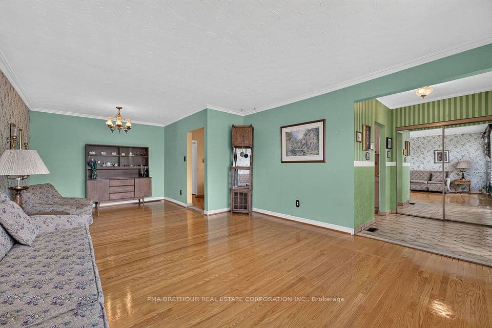 65 Goldsboro Road, Toronto, ON M9L 1A6 – photo 3