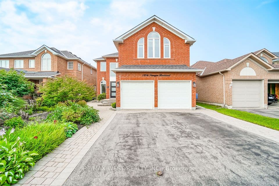 7206 Terragar Boulevard, Mississauga, ON L5N 7M5 – main photo