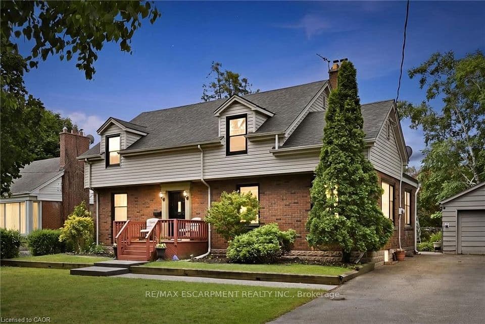 938 CLOVERLEAF Drive, Burlington, ON L7T 3Y9 – main photo