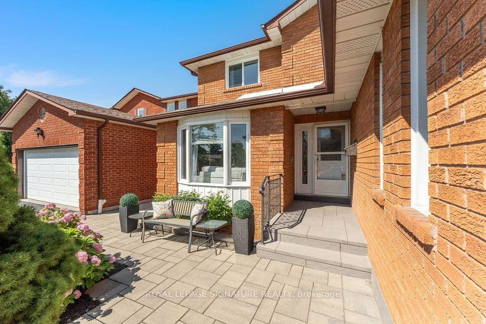 146 Beaver Bend Crescent, Toronto, ON M9B 5S1 – photo 3