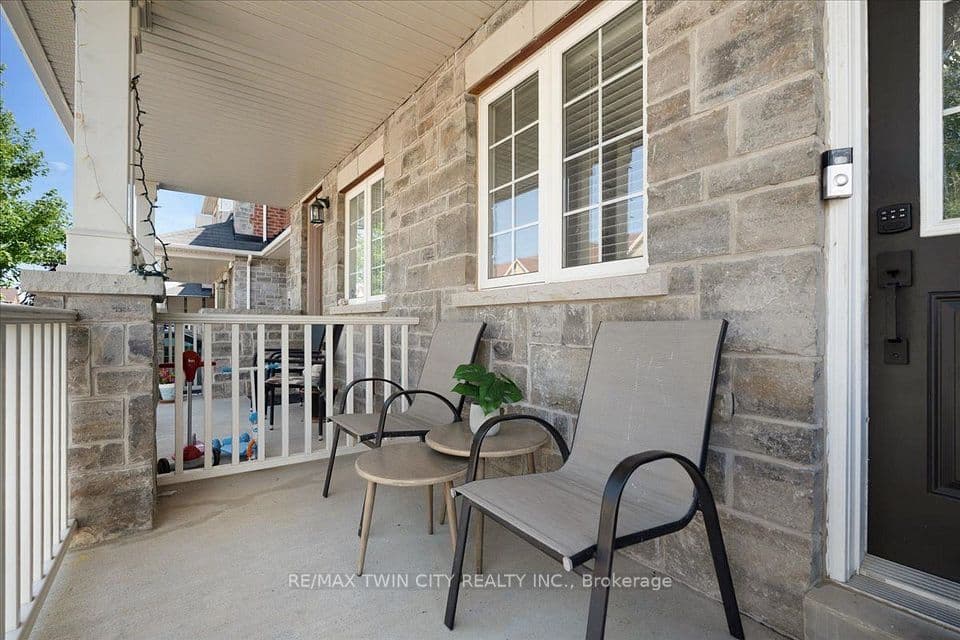 655 Murray Meadows Place, Milton, ON L9T 8L7 – photo 2