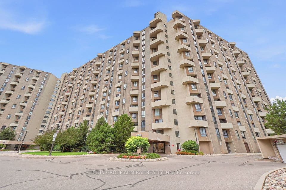 300 Mill Road D19, Toronto, ON M9C 4W7 – main photo
