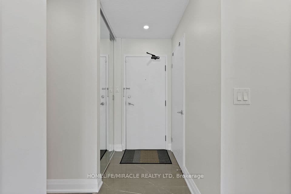 350 Webb Drive 112, Mississauga, ON L5B 3W4 – photo 2