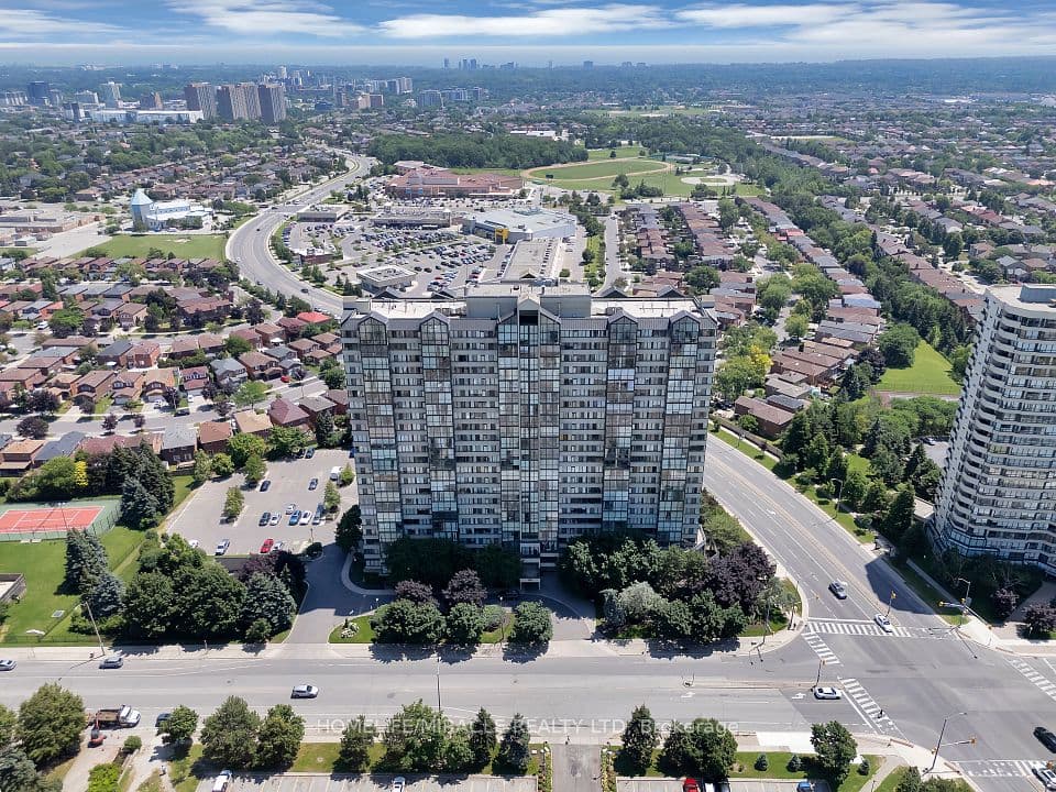 350 Webb Drive 112, Mississauga, ON L5B 3W4 – main photo