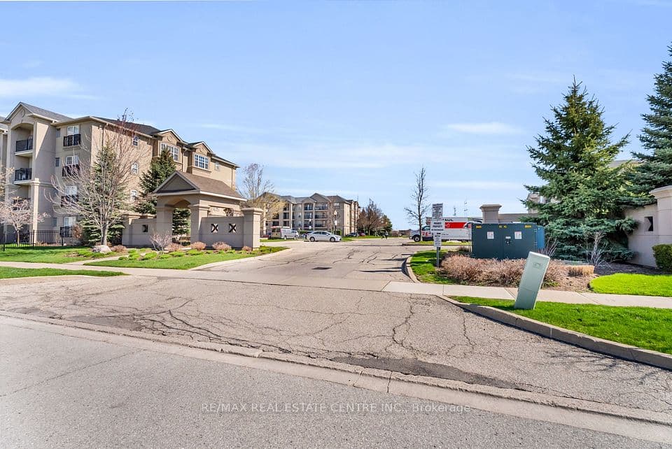 1479 Maple Avenue 102, Milton, ON L9T 0B5 – photo 3