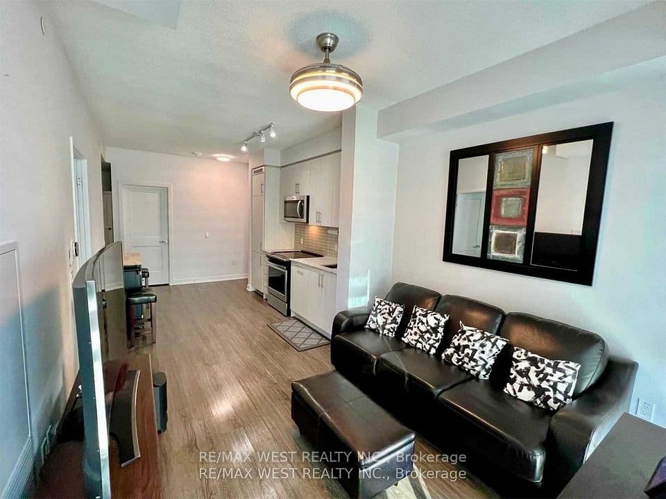4085 Parkside Village Drive 1606, Mississauga, ON L5B 0K9 – photo 3