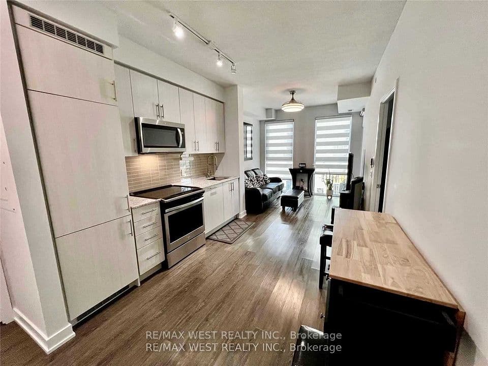 4085 Parkside Village Drive 1606, Mississauga, ON L5B 0K9 – photo 2
