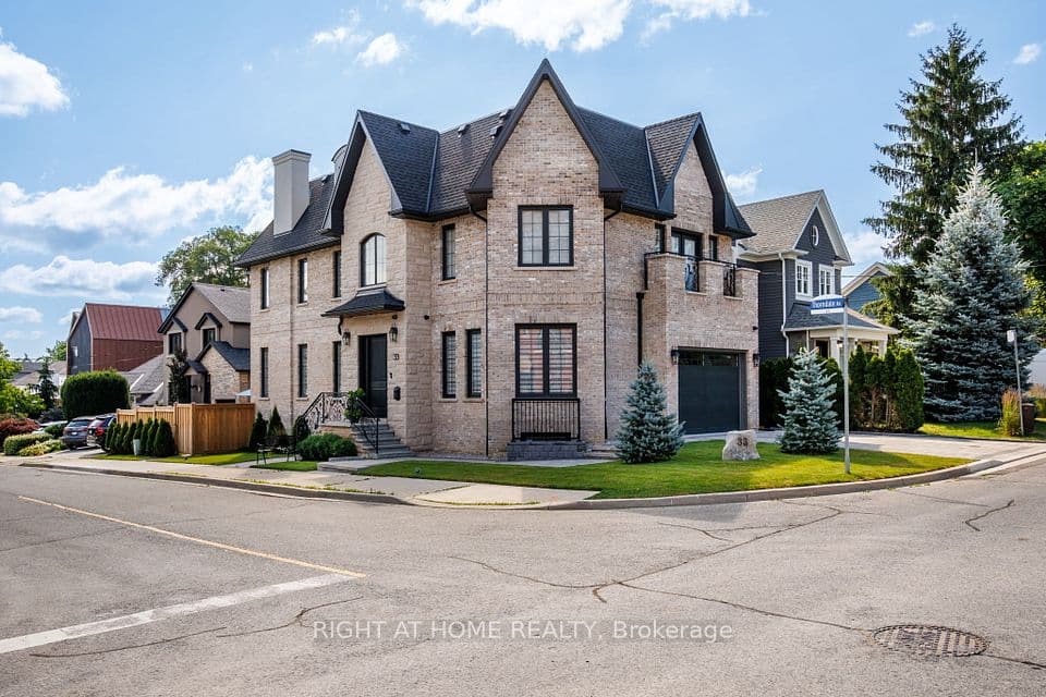 33 Thorndale Avenue, Toronto, ON M8X 1W8 – photo 2