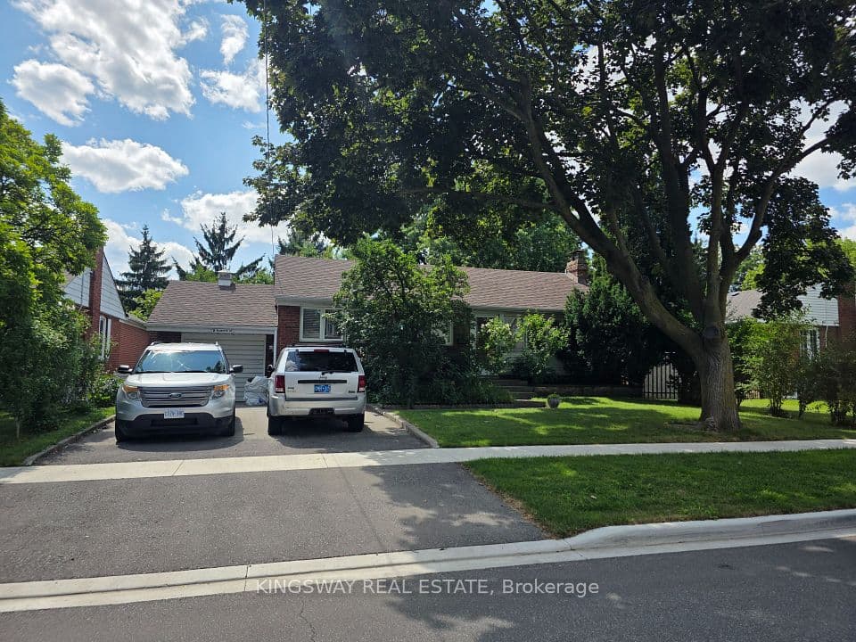 18 Blaketon Road, Toronto, ON M9B 4W1 – main photo