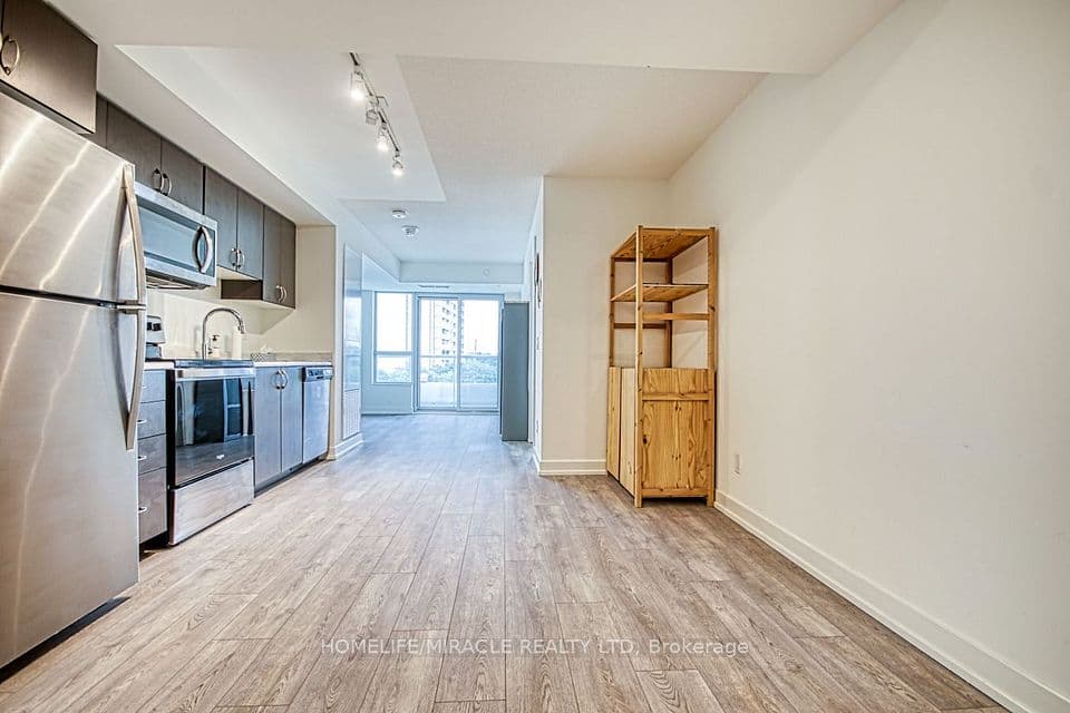 10 Wilby Crescent 402, Toronto, ON M9N 1E6 – main photo