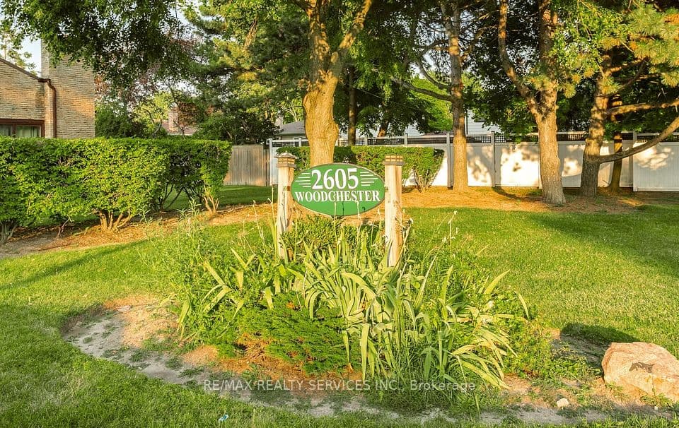 2605 Woodchester Drive 50, Mississauga, ON L5K 2E3 – photo 2
