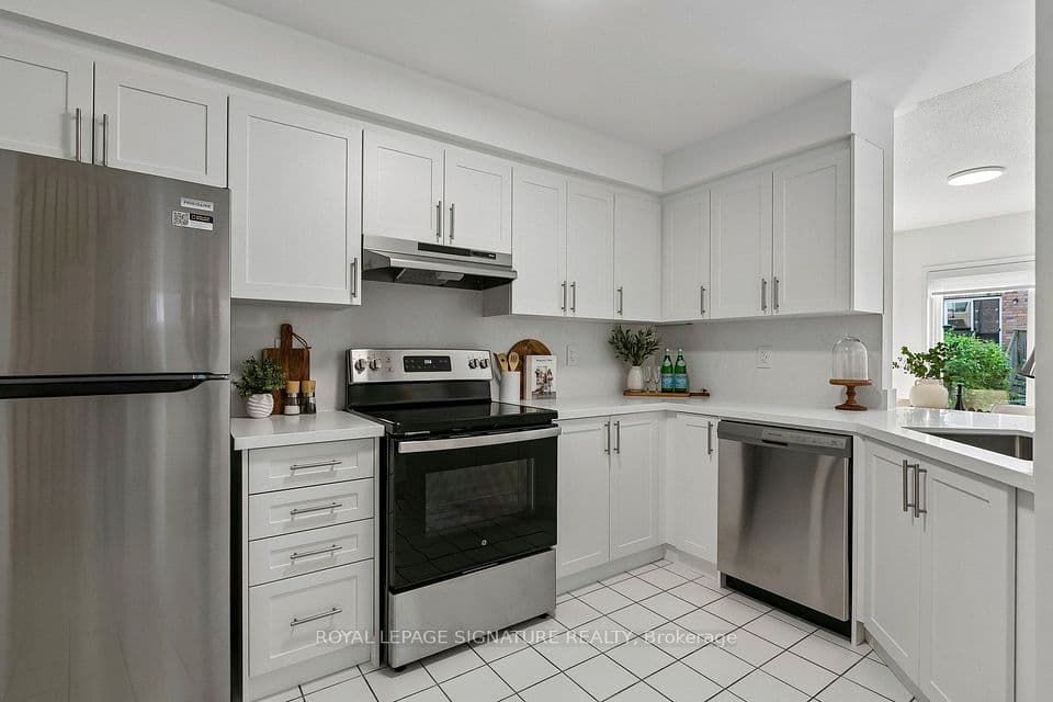 5255 Palmetto Place 71, Mississauga, ON L5M 0H2 – photo 2