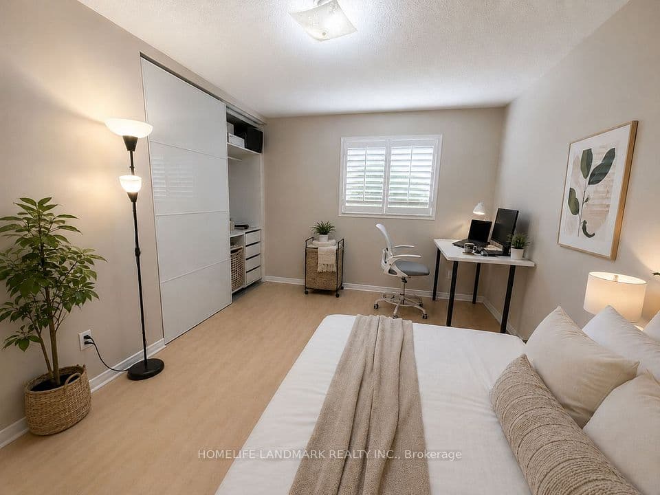 4674 Antelope Crescent, Mississauga, ON L4Z 2X1 – main photo