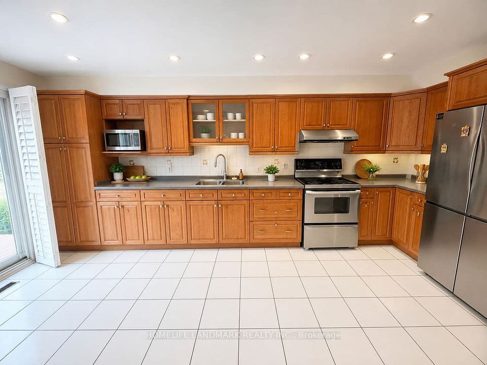 4674 Antelope Crescent, Mississauga, ON L4Z 2X1 – photo 2