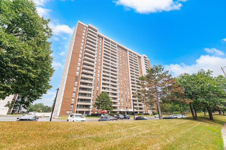 4 Kings Cross Road 303, Brampton, ON L6T 3X8 – main photo