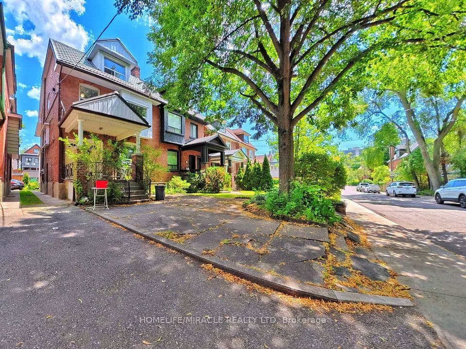 121 Medland Street, Toronto, ON M6P 2N4 – photo 2