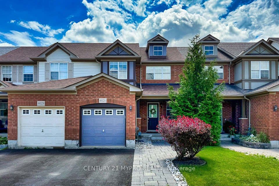 4026 Donnic Drive, Burlington, ON L7M 0A7 – main photo