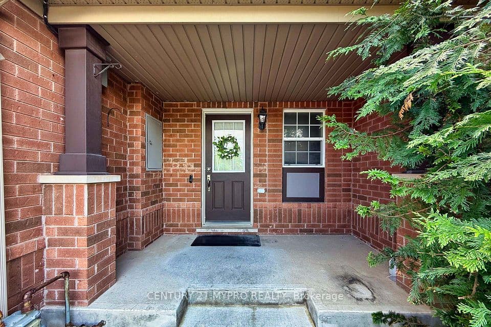 4026 Donnic Drive, Burlington, ON L7M 0A7 – photo 2