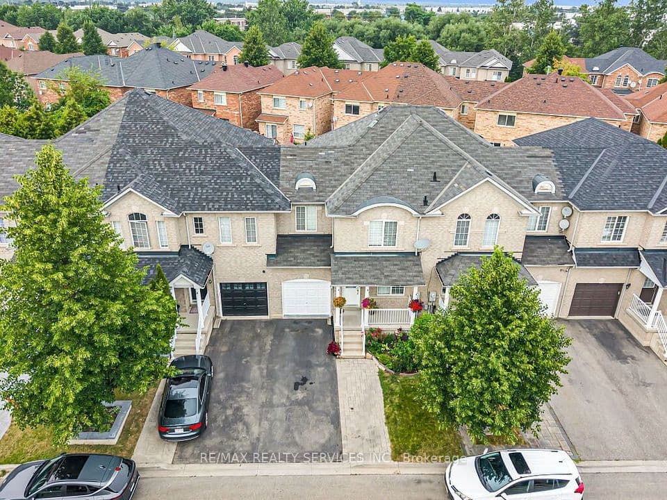 7 Olivett Lane, Brampton, ON L7A 2X3 – main photo