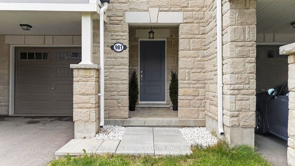 981 Alder Gate, Milton, ON L9E 1S9 – photo 2