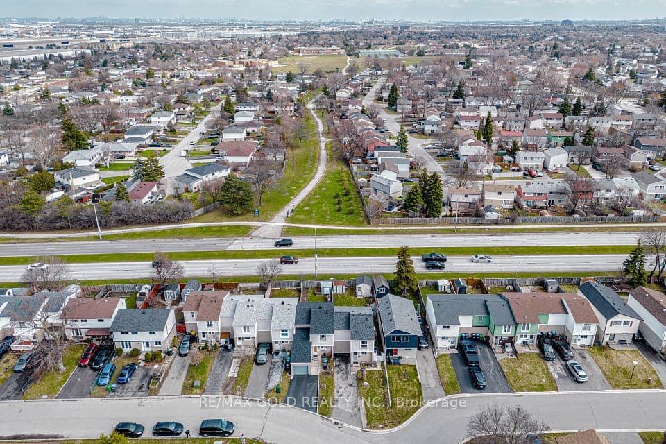 34 Jackman Drive, Brampton, ON L6S 2L7 – main photo