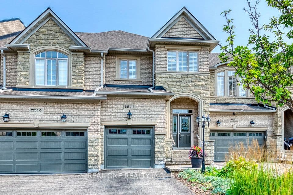 2254 Rockingham Drive 6, Oakville, ON L6H 7H8 – photo 2