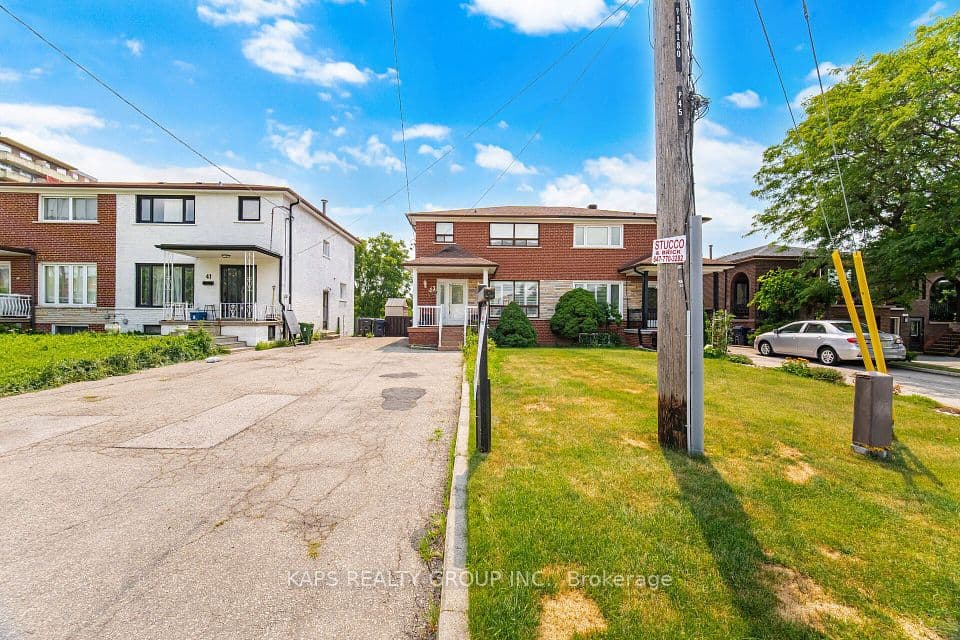 43 Donofree Road, Toronto, ON M6L 2P4 – main photo