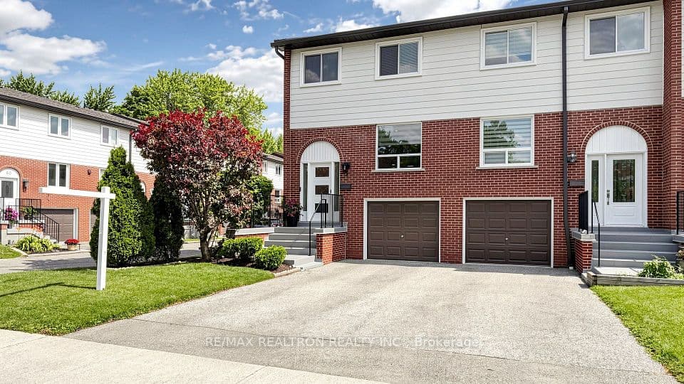 2445 Homelands Drive 18, Mississauga, ON L5K 2C6 – photo 2