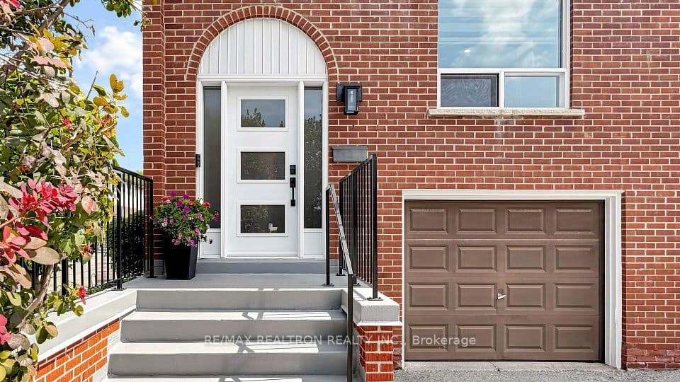 2445 Homelands Drive 18, Mississauga, ON L5K 2C6 – photo 3