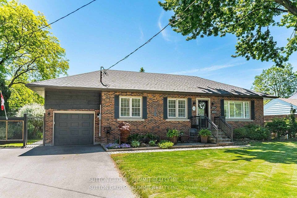 2084 EDINBURGH Drive, Burlington, ON L7R 2C9 – main photo