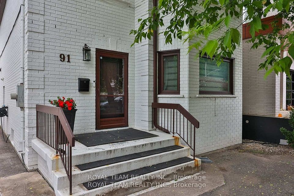91 South Kingsway Way, Toronto, ON M6S 3T4 – photo 2