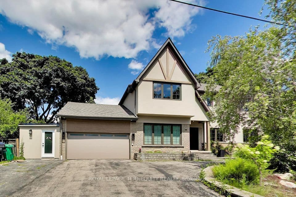 1621 Skyline Drive, Mississauga, ON L5E 2W9 – main photo