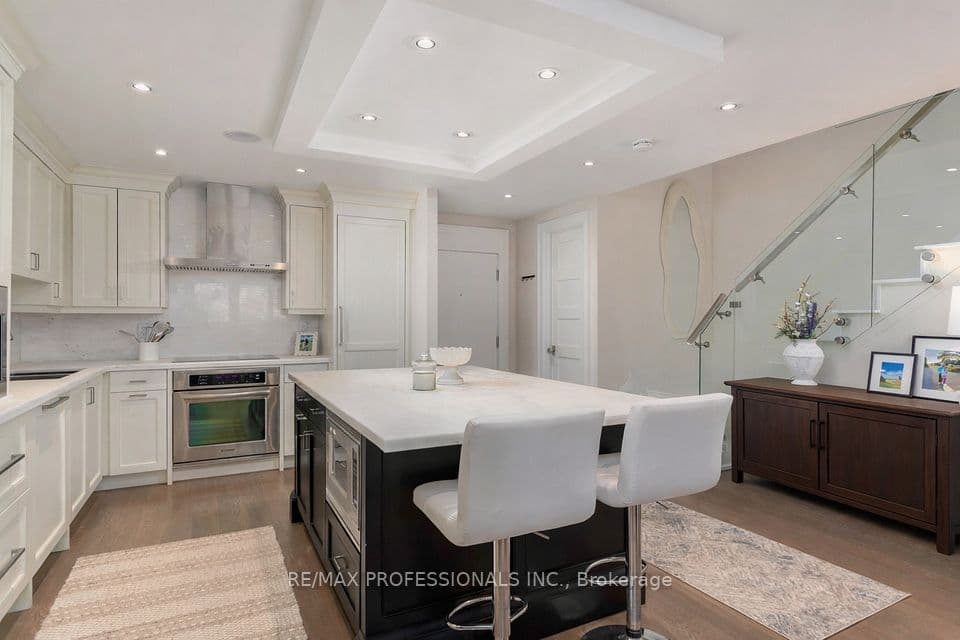 71 Old Mill Road 304, Toronto, ON M8X 1G9 – photo 3