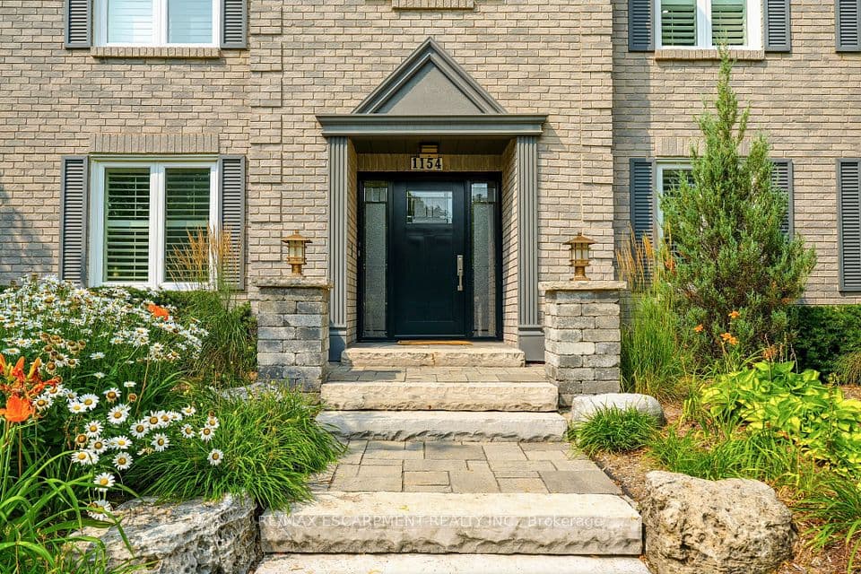 1154 Windrush Drive, Oakville, ON L6M 1T8 – photo 2