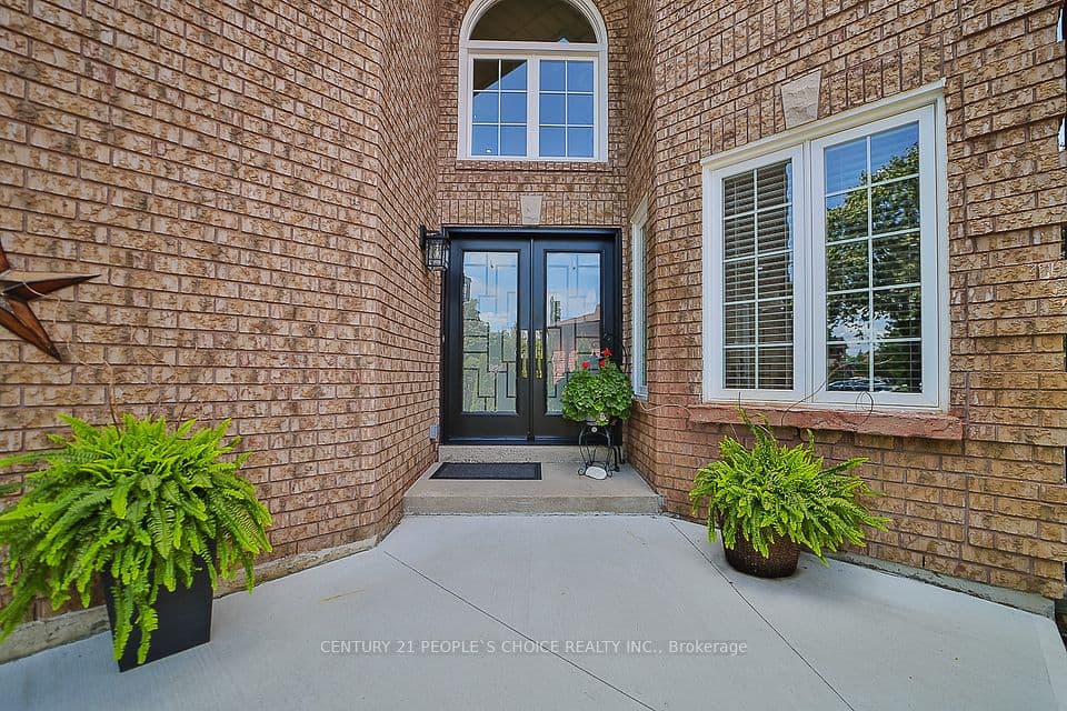 3596 Nutcracker Drive, Mississauga, ON L5N 6G1 – photo 2