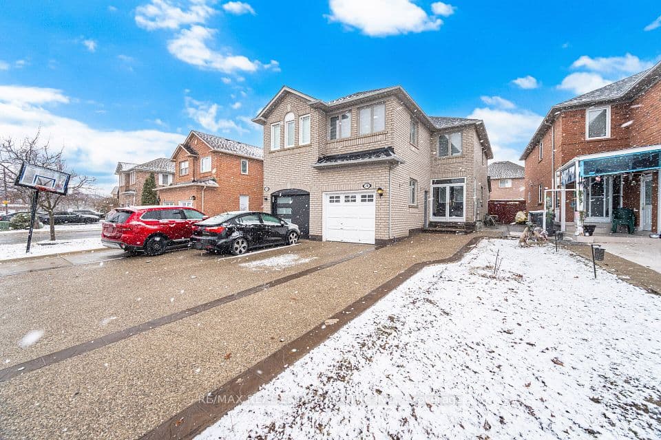 28 Mount Fuji Crescent, Brampton, ON L6R 2L3 – photo 3
