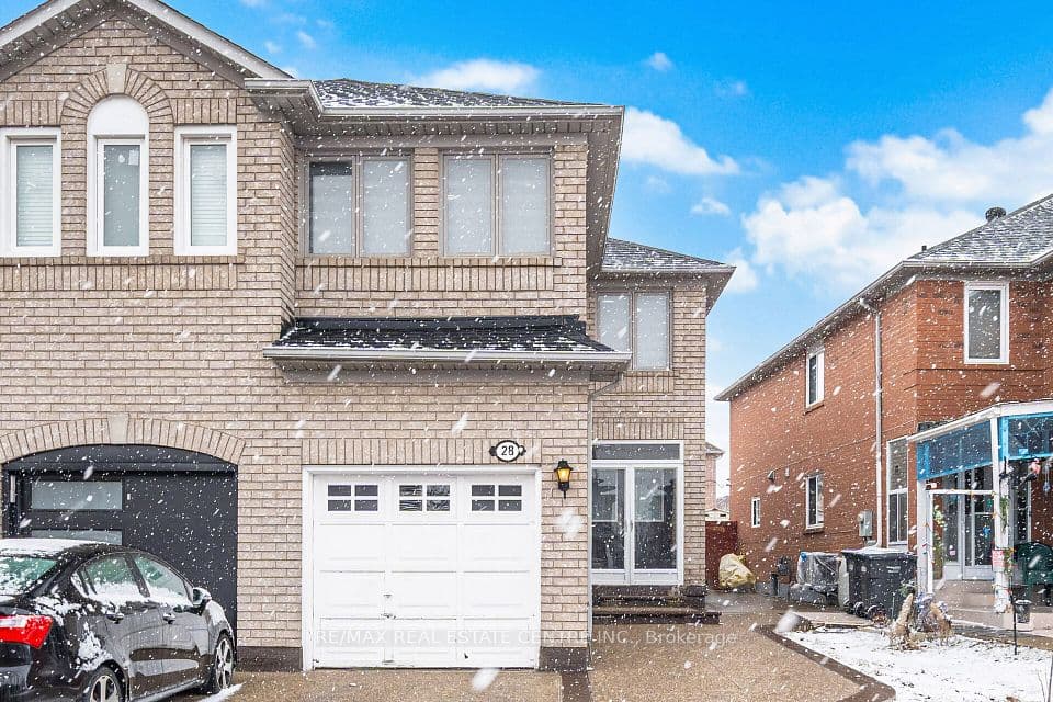 28 Mount Fuji Crescent, Brampton, ON L6R 2L3 – main photo