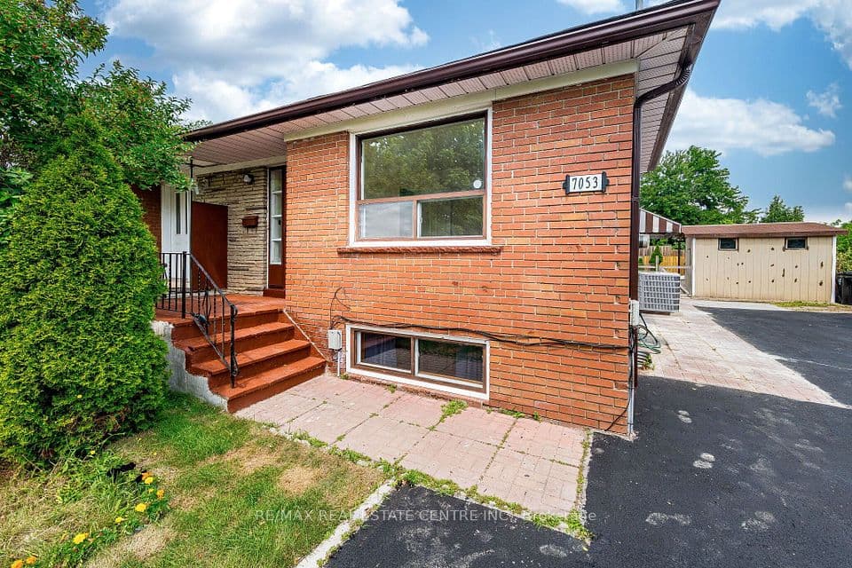 7053 Harwick Drive, Mississauga, ON L4T 3A3 – photo 3